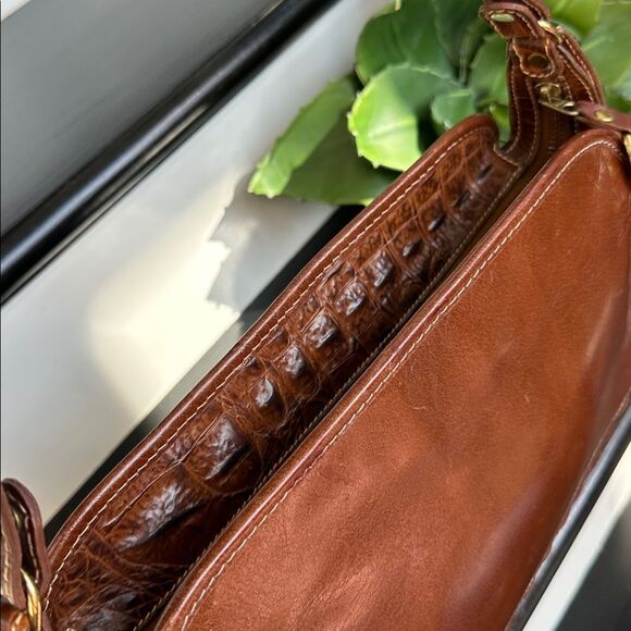 Brahmin Genuine Leather Crossbody Shoulder Bag, Adjustable Strap purse Zip Top - Picture 6 of 10